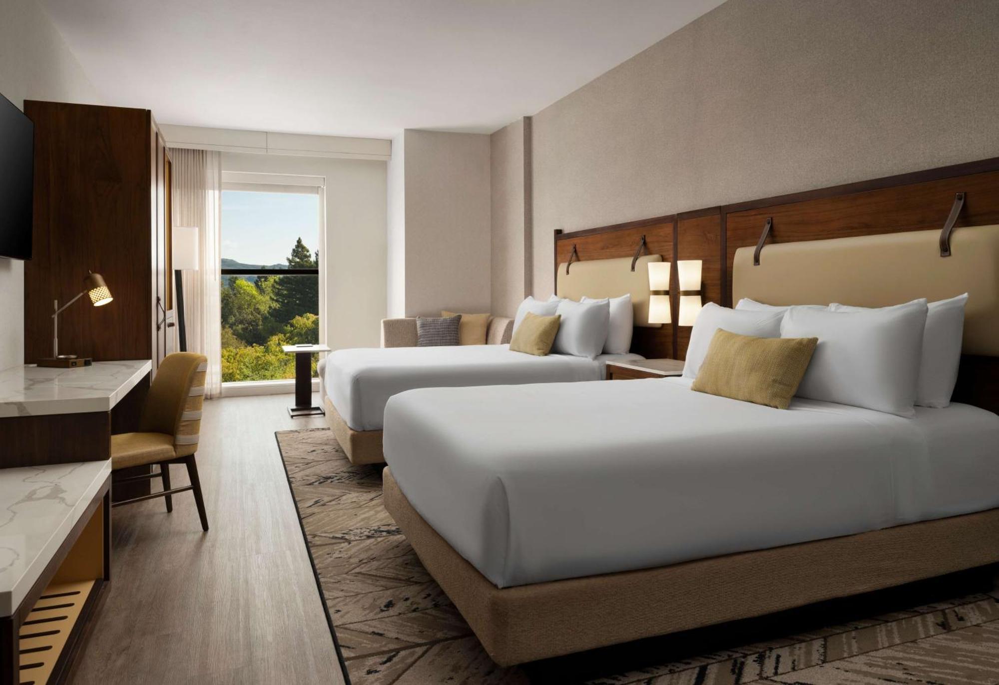 Hotel Centro Sonoma Wine Country, Tapestry Collection Hilton Rohnert Park