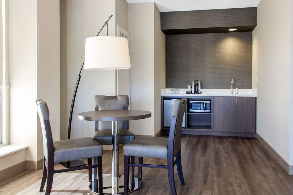 Hotel Centro Sonoma Wine Country, Tapestry Collection Hilton Rohnert Park